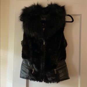 Guess faux fur vest